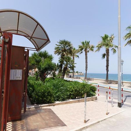Abissi Room One Step From The Sea Trani Buitenkant foto